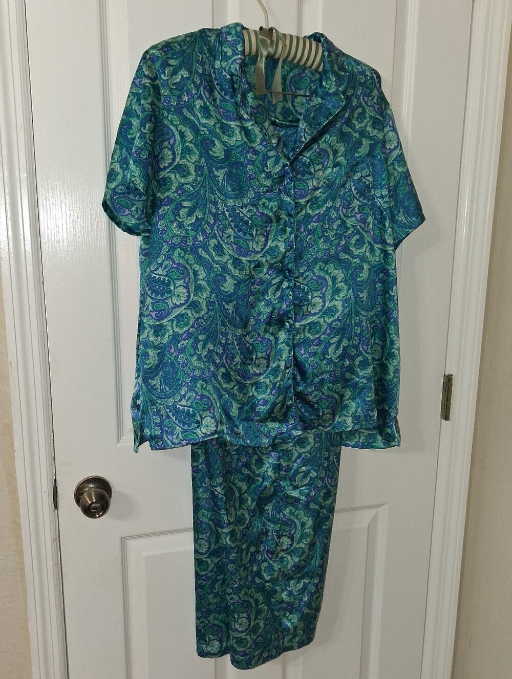 VERY NICE 2 PIECE PANTS & TOP PAJAMA SET SZ LG